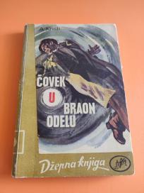 Čovek u braon odelu +