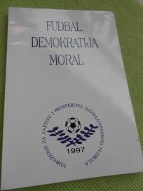 Fudbal, demokratija, moral